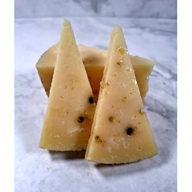 Queso de Oveja Curado con Trufa Gourmet | Comprar Queso de Oveja Curado con Trufa